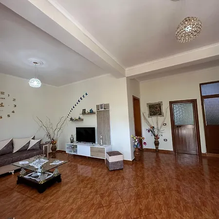 Leo Apartment